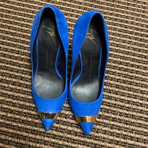 Giuseppe Zanotti design blue suede pump heels
